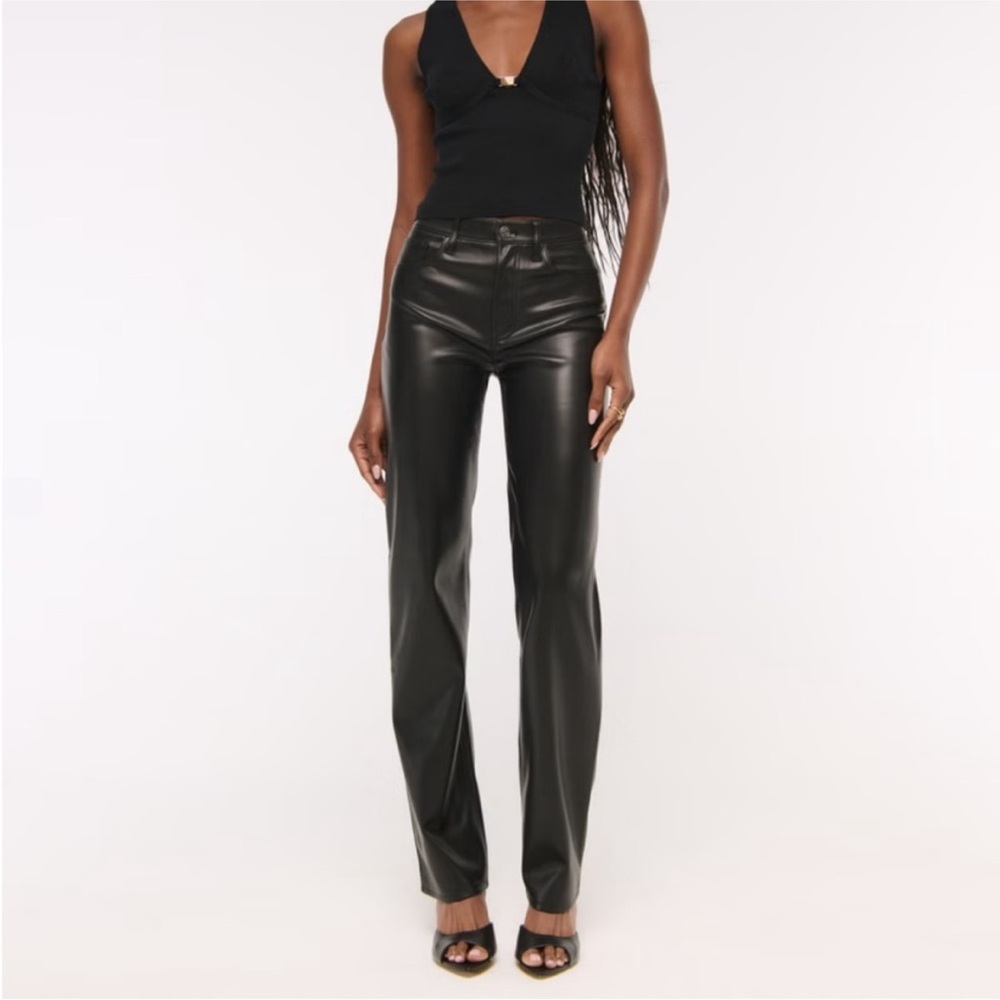 NEW Abercrombie The 90’s Relaxed High Rise Curve Love Vegan Leather Jeans